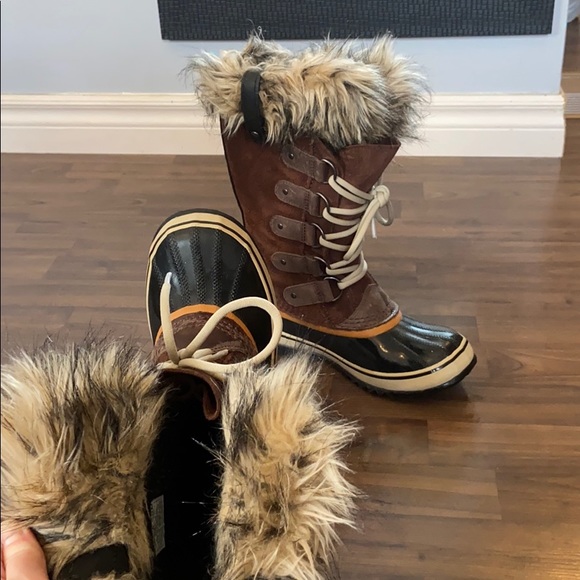 Women’s Joan of Artic Boot - Picture 3 of 4